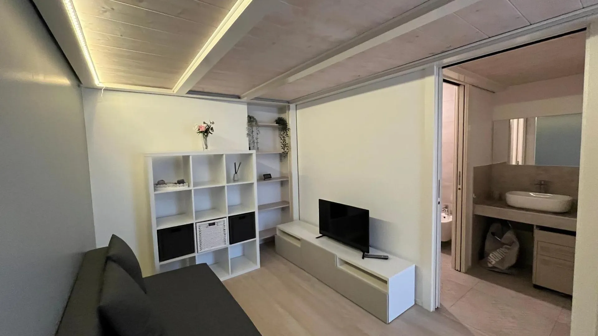 Ak Loft - Lovely Apartment In The Heart Of Milán 0*,  Italia